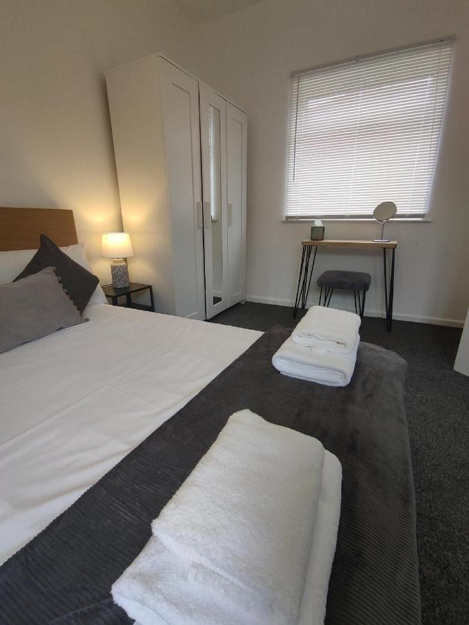 1 Bedroom Apartment With Free Parking Weymouth Bagian luar foto