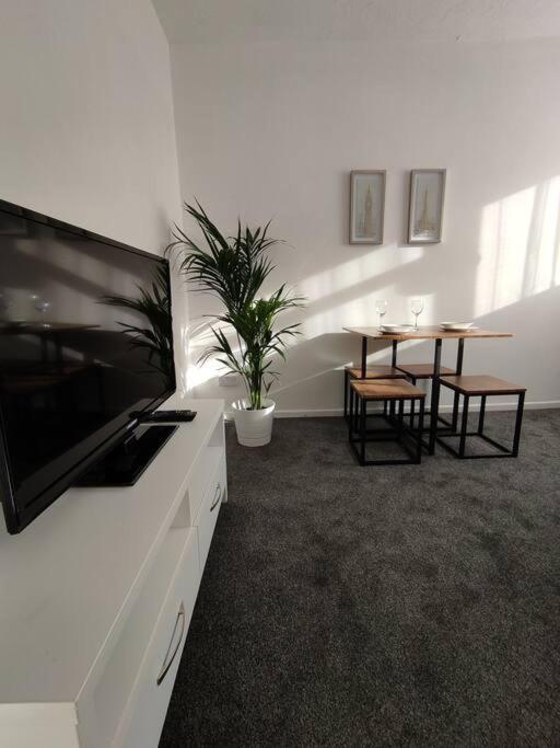1 Bedroom Apartment With Free Parking Weymouth Bagian luar foto
